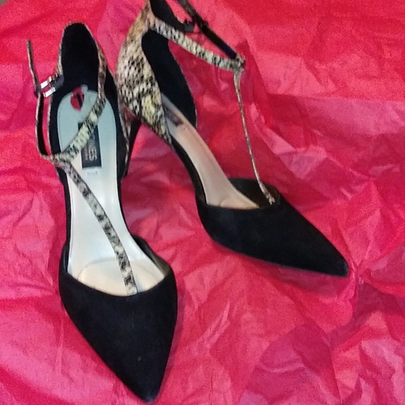 Ladies heels - Picture 1 of 4